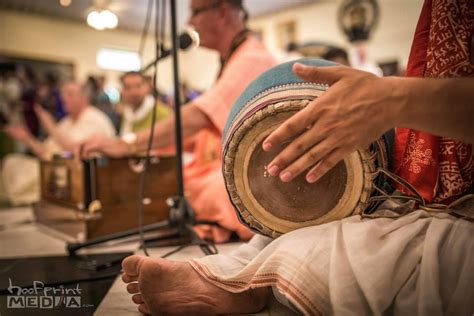 what is kirtan music and how does it reflect the spiritual journey of individuals